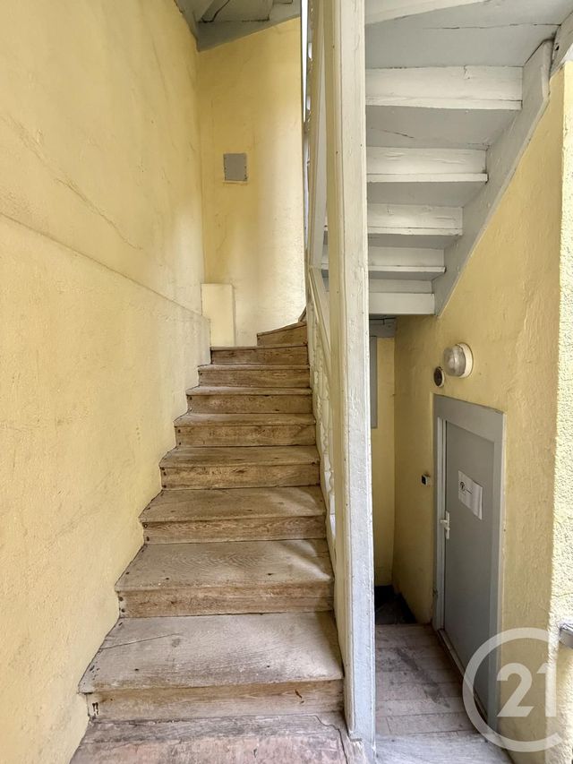 Appartement Studio &agrave; louer - 1 pi&egrave;ce - 13,95 m2 - Moulins - 03 - AUVERGNE