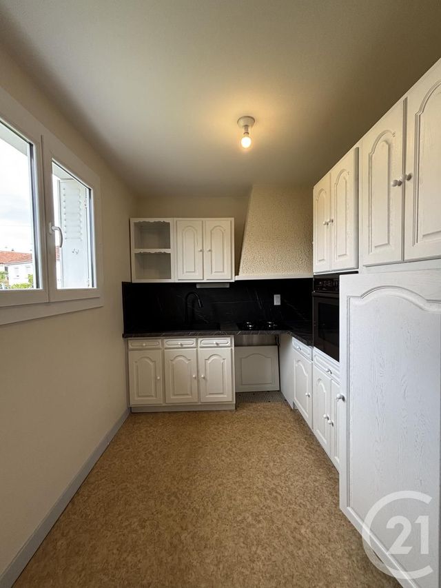 Maison &agrave; louer - 4 pi&egrave;ces - 59,59 m2 - Avermes - 03 - AUVERGNE