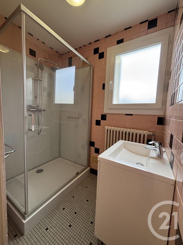 Maison &agrave; louer - 4 pi&egrave;ces - 59,59 m2 - Avermes - 03 - AUVERGNE