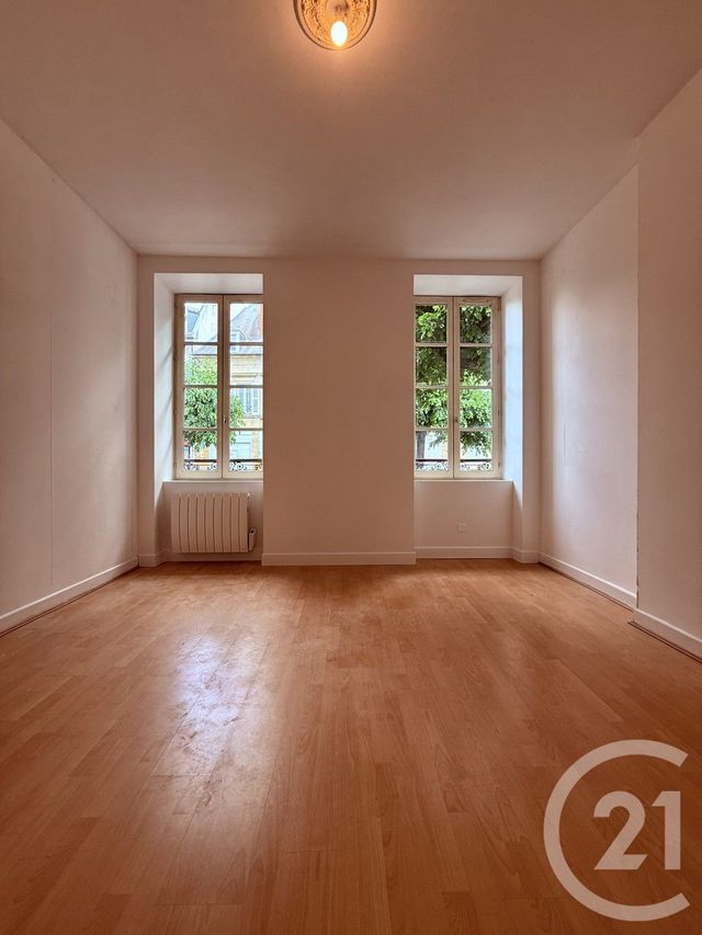 Appartement F3 &agrave; louer - 3 pi&egrave;ces - 97,70 m2 - Moulins - 03 - AUVERGNE