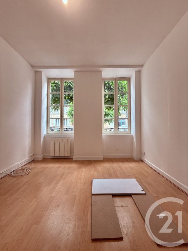 Appartement F3 &agrave; louer - 3 pi&egrave;ces - 97,70 m2 - Moulins - 03 - AUVERGNE