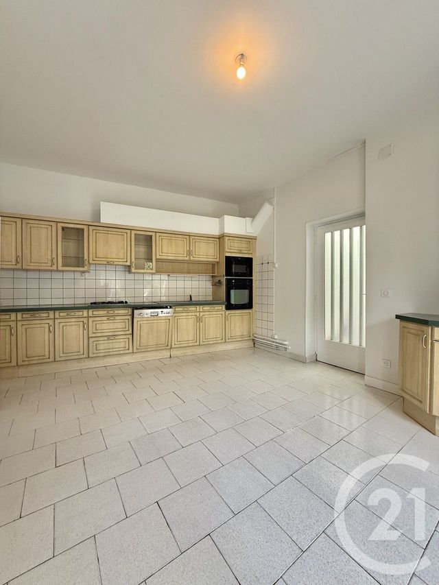 Appartement F3 &agrave; louer - 3 pi&egrave;ces - 97,70 m2 - Moulins - 03 - AUVERGNE