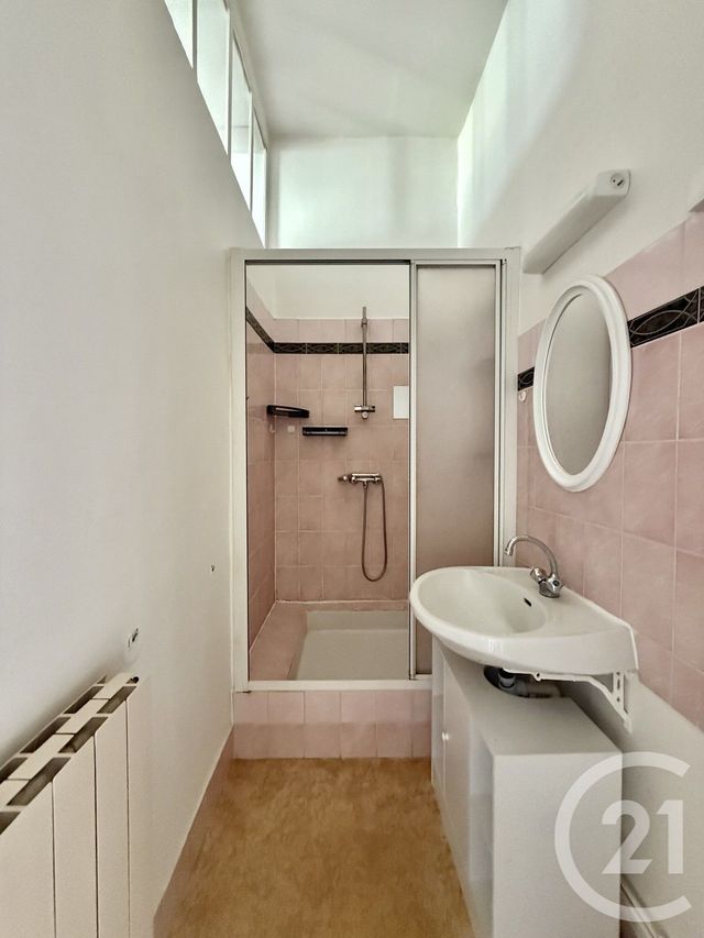 Appartement F3 &agrave; louer - 3 pi&egrave;ces - 78 m2 - Moulins - 03 - AUVERGNE