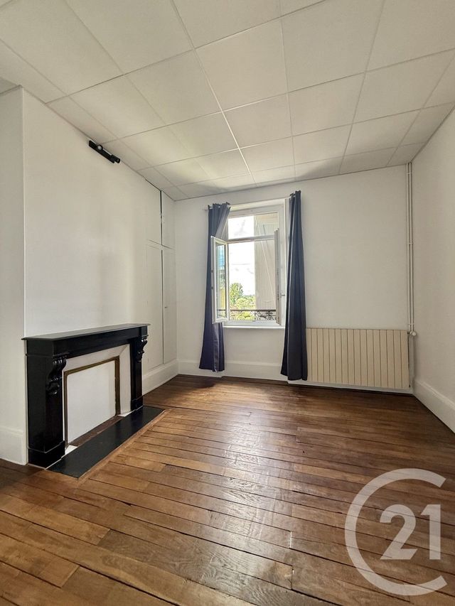 Appartement F3 &agrave; louer - 3 pi&egrave;ces - 78 m2 - Moulins - 03 - AUVERGNE