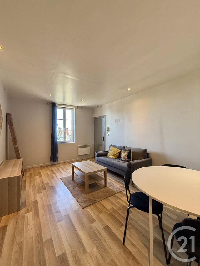 Appartement F2 &agrave; louer - 2 pi&egrave;ces - 40,59 m2 - Moulins - 03 - AUVERGNE