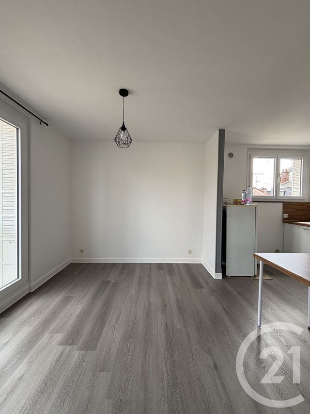 Appartement F3 &agrave; louer - 3 pi&egrave;ces - 62,36 m2 - Moulins - 03 - AUVERGNE