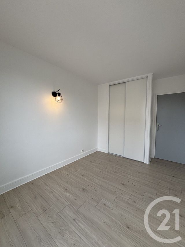 Appartement F3 &agrave; louer - 3 pi&egrave;ces - 62,36 m2 - Moulins - 03 - AUVERGNE