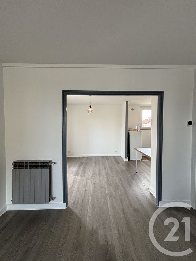 Appartement F3 &agrave; louer - 3 pi&egrave;ces - 62,36 m2 - Moulins - 03 - AUVERGNE