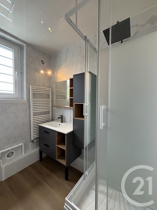 Appartement F3 &agrave; louer - 3 pi&egrave;ces - 62,36 m2 - Moulins - 03 - AUVERGNE