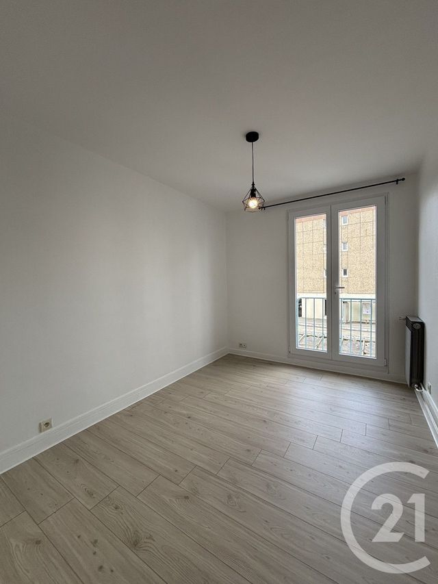 Appartement F3 &agrave; louer - 3 pi&egrave;ces - 62,36 m2 - Moulins - 03 - AUVERGNE