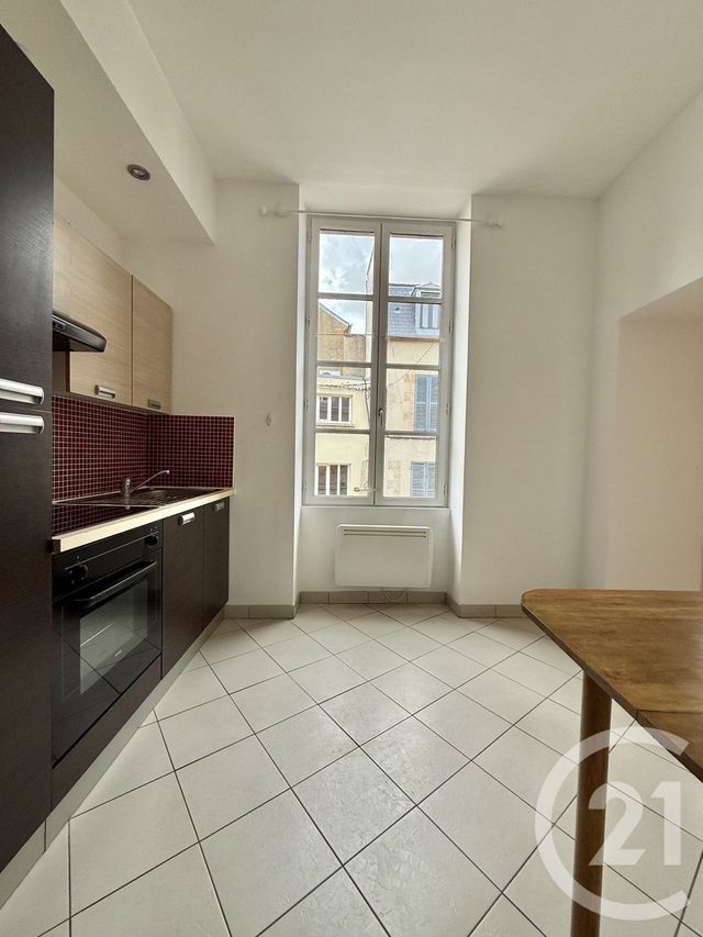 Appartement F2 &agrave; louer - 2 pi&egrave;ces - 43,25 m2 - Moulins - 03 - AUVERGNE