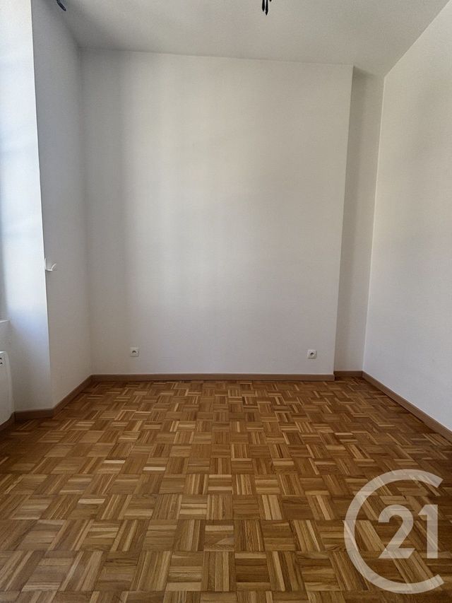 Appartement F2 &agrave; louer - 2 pi&egrave;ces - 43,25 m2 - Moulins - 03 - AUVERGNE