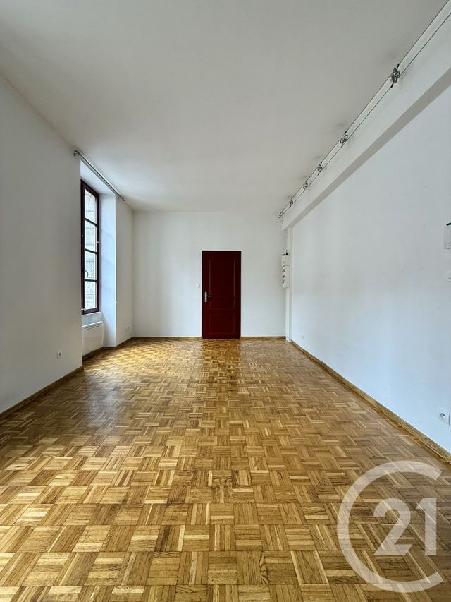 Appartement F2 &agrave; louer - 2 pi&egrave;ces - 43,25 m2 - Moulins - 03 - AUVERGNE