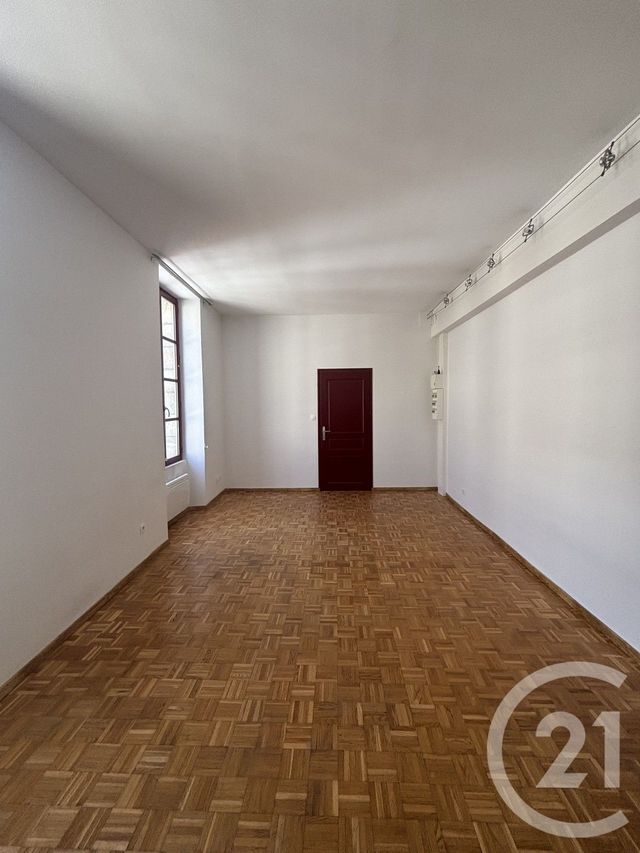 Appartement F2 &agrave; louer - 2 pi&egrave;ces - 43,25 m2 - Moulins - 03 - AUVERGNE