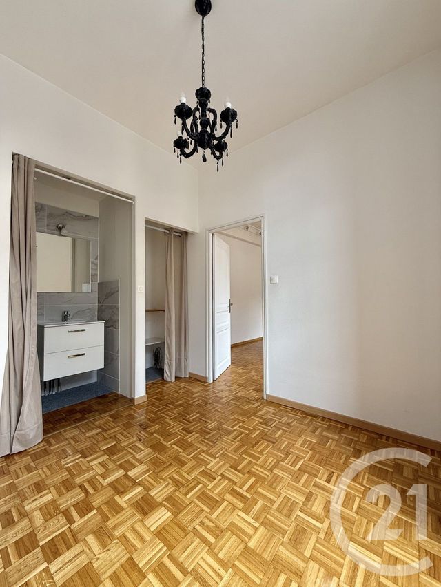 Appartement F2 &agrave; louer - 2 pi&egrave;ces - 43,25 m2 - Moulins - 03 - AUVERGNE