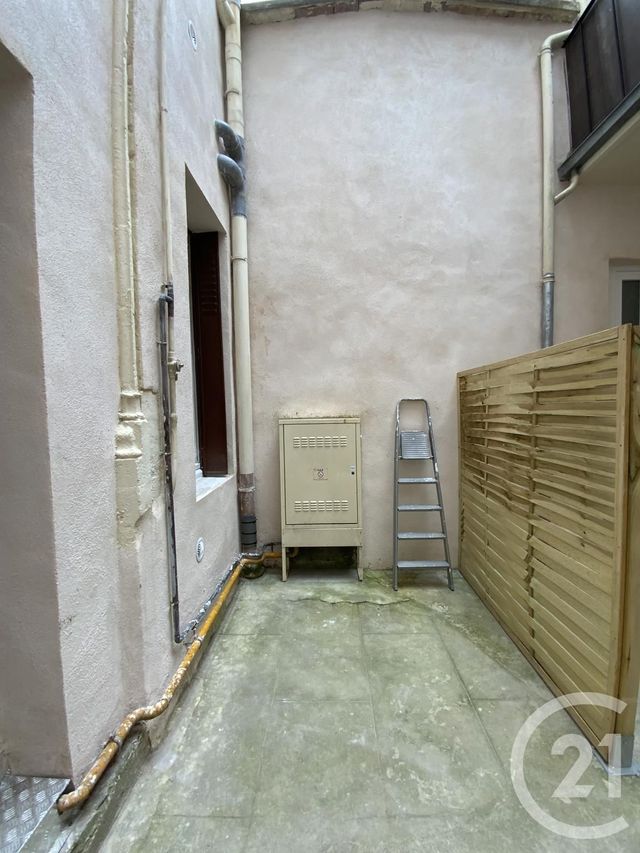 Appartement F2 &agrave; louer - 2 pi&egrave;ces - 56 m2 - Moulins - 03 - AUVERGNE