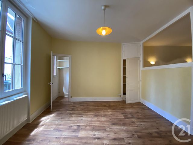 Appartement F2 &agrave; louer - 2 pi&egrave;ces - 56 m2 - Moulins - 03 - AUVERGNE