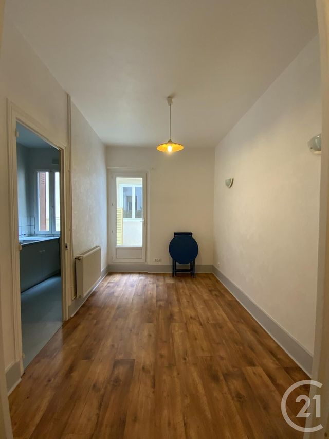Appartement F2 &agrave; louer - 2 pi&egrave;ces - 56 m2 - Moulins - 03 - AUVERGNE