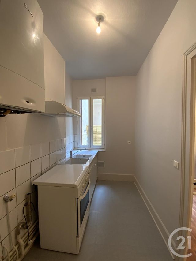 Appartement F2 &agrave; louer - 2 pi&egrave;ces - 56 m2 - Moulins - 03 - AUVERGNE