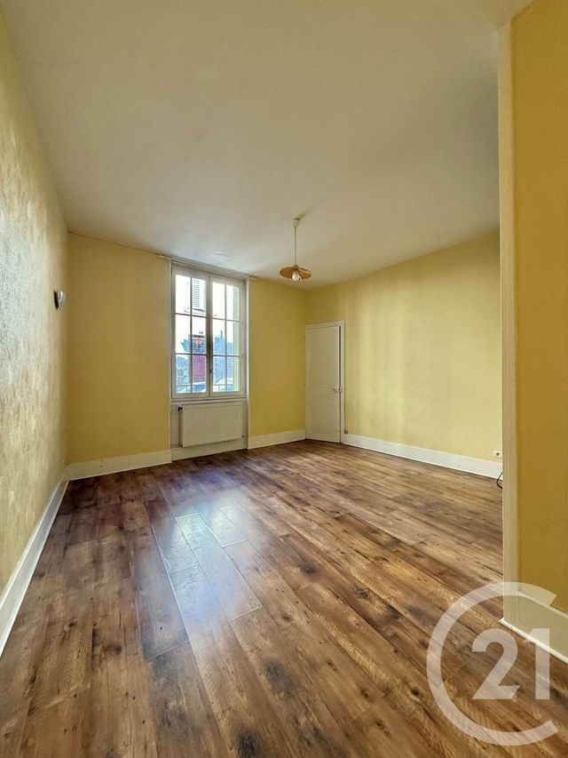 Appartement F2 &agrave; louer - 2 pi&egrave;ces - 56 m2 - Moulins - 03 - AUVERGNE