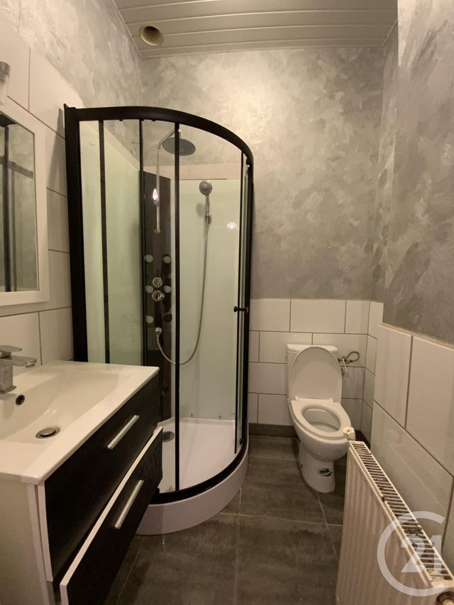 Appartement F2 &agrave; louer - 2 pi&egrave;ces - 56 m2 - Moulins - 03 - AUVERGNE