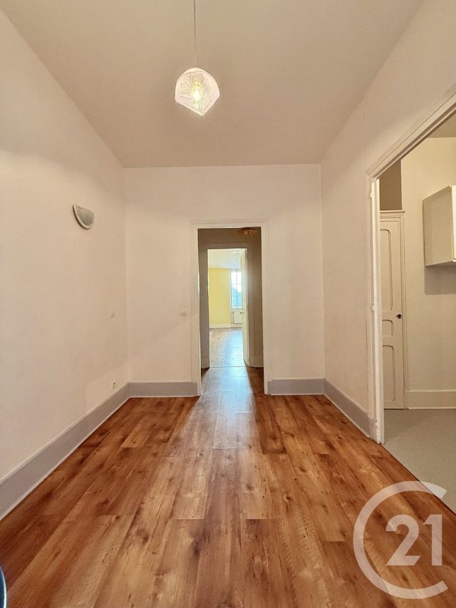 Appartement F2 &agrave; louer - 2 pi&egrave;ces - 56 m2 - Moulins - 03 - AUVERGNE