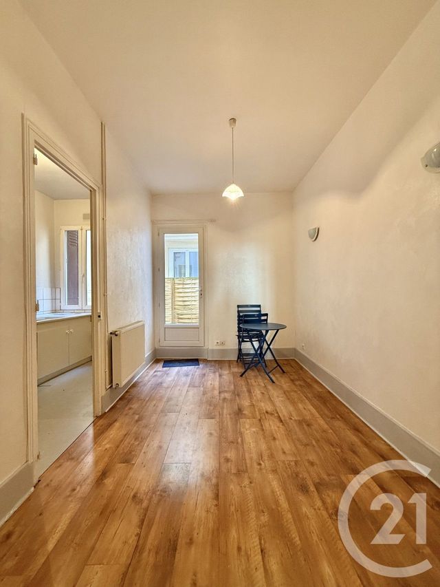 Appartement F2 &agrave; louer - 2 pi&egrave;ces - 56 m2 - Moulins - 03 - AUVERGNE