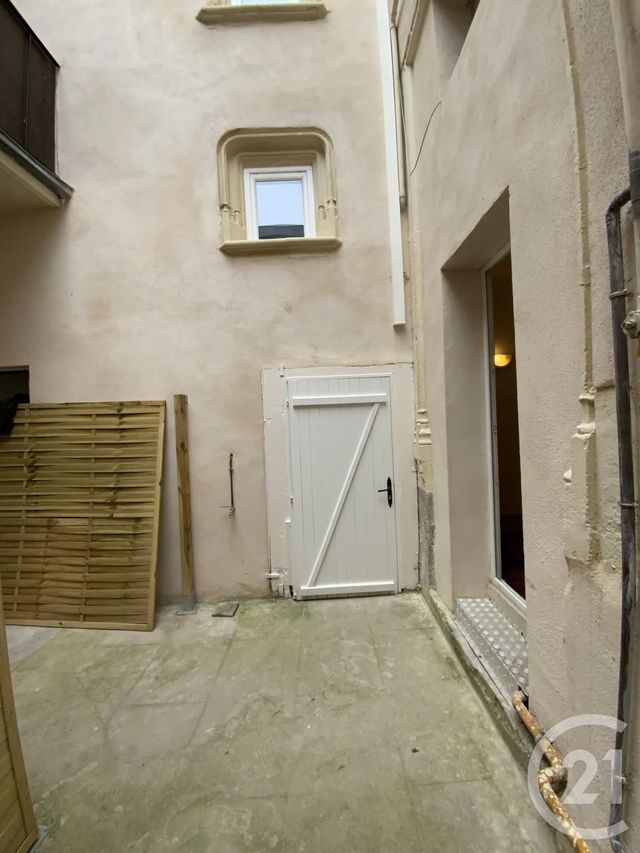 Appartement F2 &agrave; louer - 2 pi&egrave;ces - 56 m2 - Moulins - 03 - AUVERGNE
