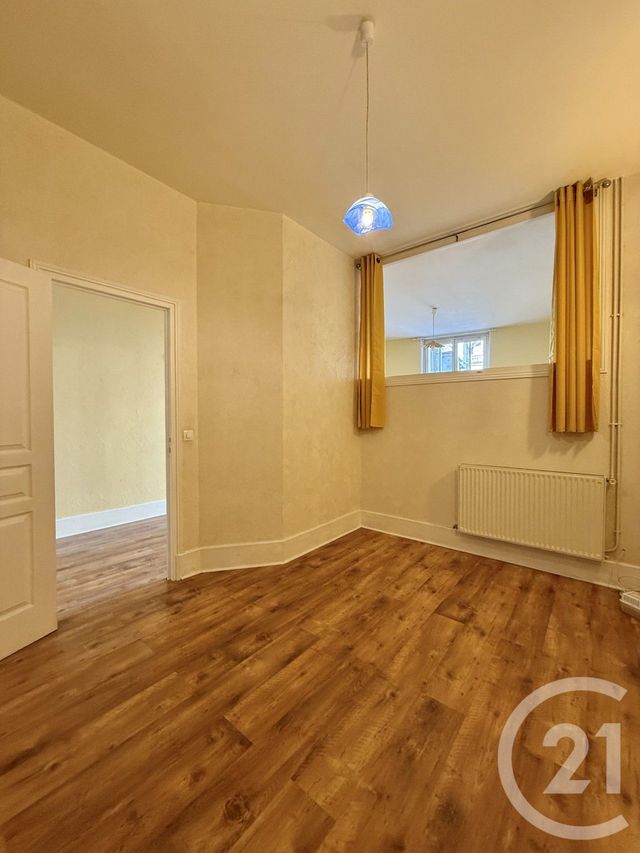 Appartement F2 &agrave; louer - 2 pi&egrave;ces - 56 m2 - Moulins - 03 - AUVERGNE