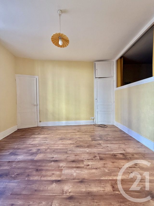 Appartement F2 &agrave; louer - 2 pi&egrave;ces - 56 m2 - Moulins - 03 - AUVERGNE