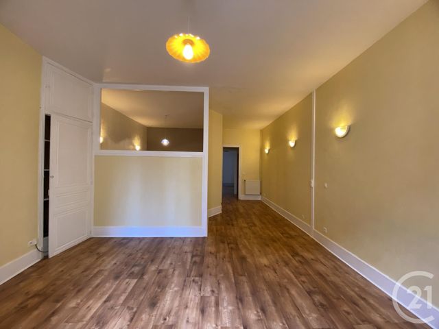 Appartement F2 &agrave; louer - 2 pi&egrave;ces - 56 m2 - Moulins - 03 - AUVERGNE