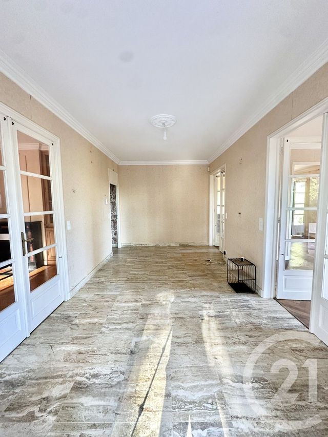 Maison &agrave; vendre - 8 pi&egrave;ces - 326 m2 - Yzeure - 03 - AUVERGNE