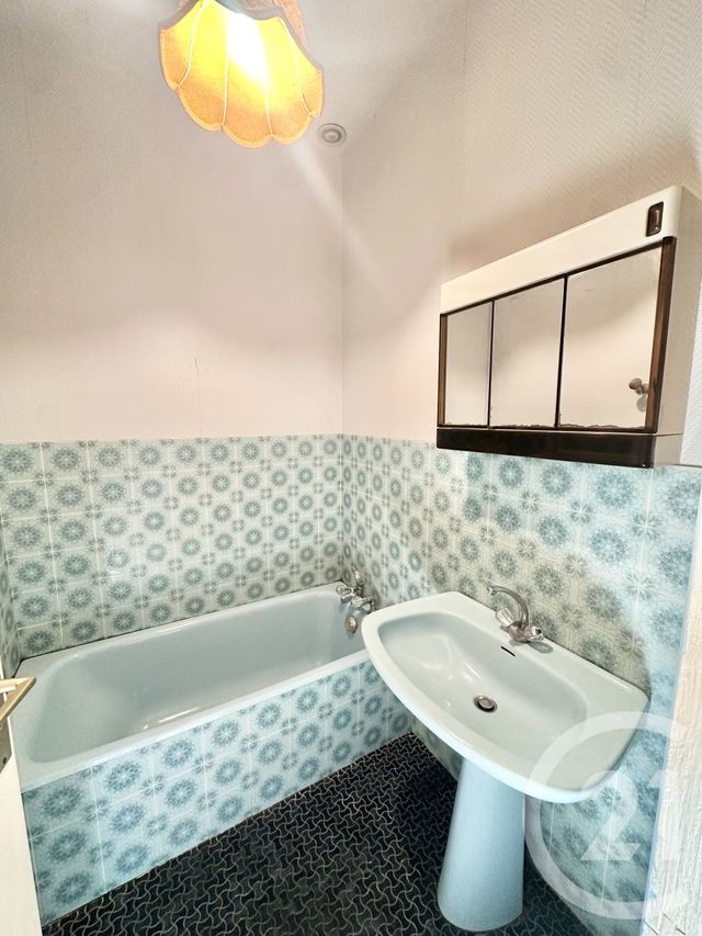 Maison &agrave; vendre - 8 pi&egrave;ces - 326 m2 - Yzeure - 03 - AUVERGNE