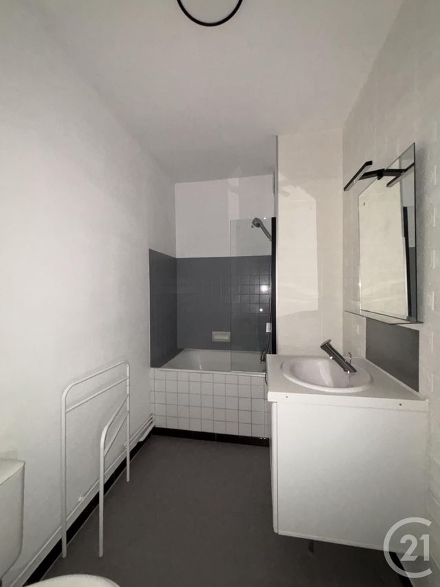 Appartement F1 &agrave; louer - 1 pi&egrave;ce - 32,85 m2 - Moulins - 03 - AUVERGNE