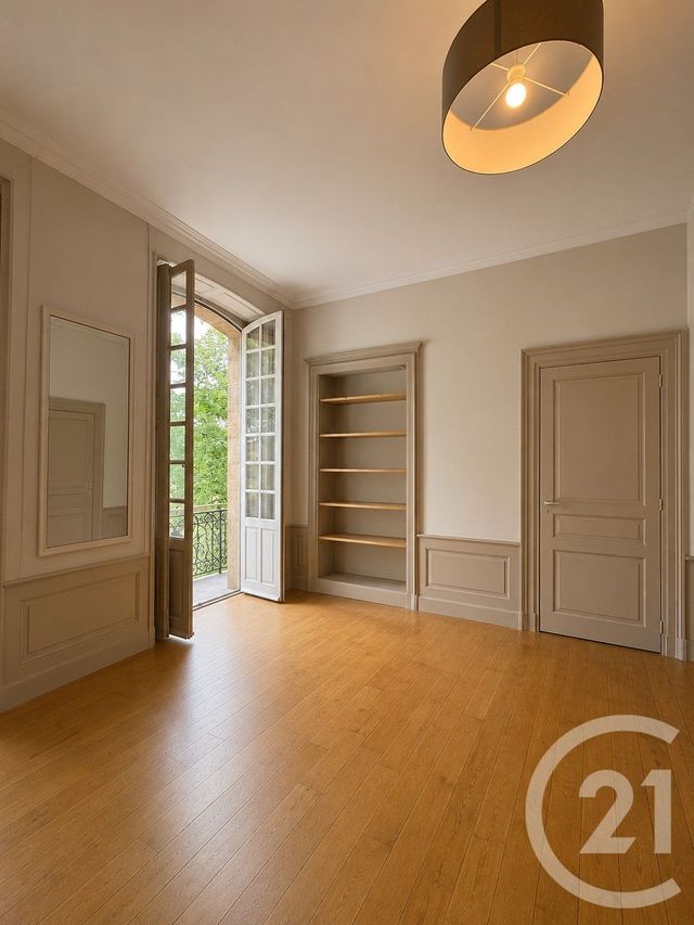 Appartement F4 &agrave; louer - 4 pi&egrave;ces - 97,82 m2 - Moulins - 03 - AUVERGNE