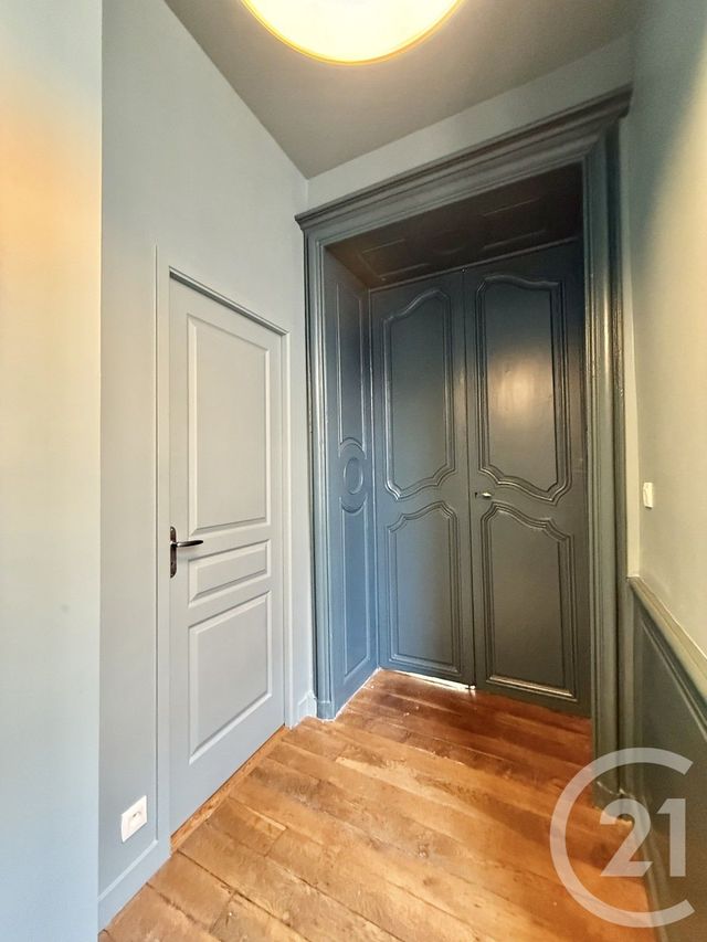 Appartement F4 &agrave; louer - 4 pi&egrave;ces - 97,82 m2 - Moulins - 03 - AUVERGNE