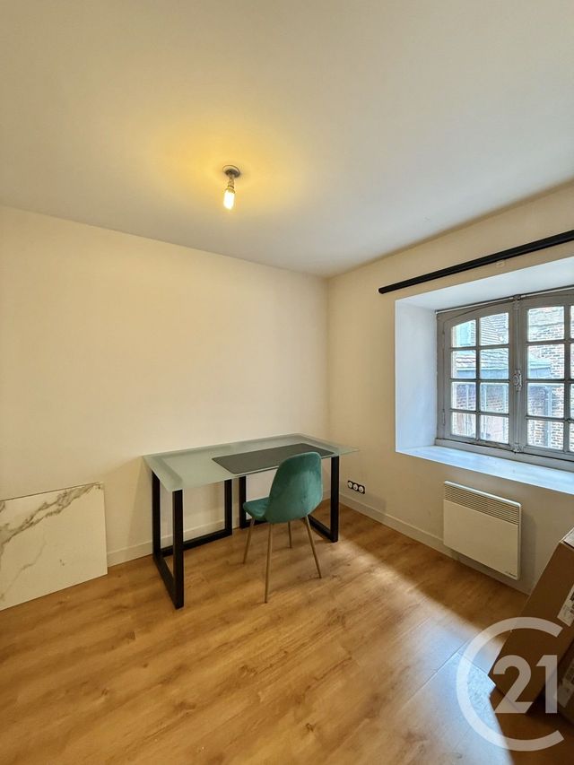 Appartement F4 &agrave; louer - 4 pi&egrave;ces - 97,82 m2 - Moulins - 03 - AUVERGNE