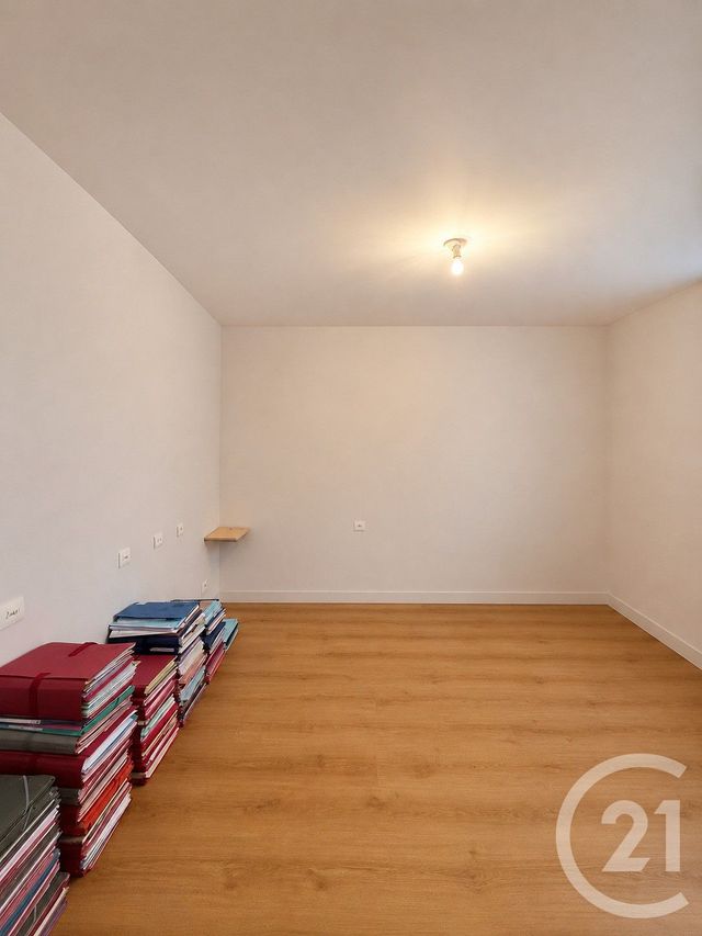 Appartement F4 &agrave; louer - 4 pi&egrave;ces - 97,82 m2 - Moulins - 03 - AUVERGNE