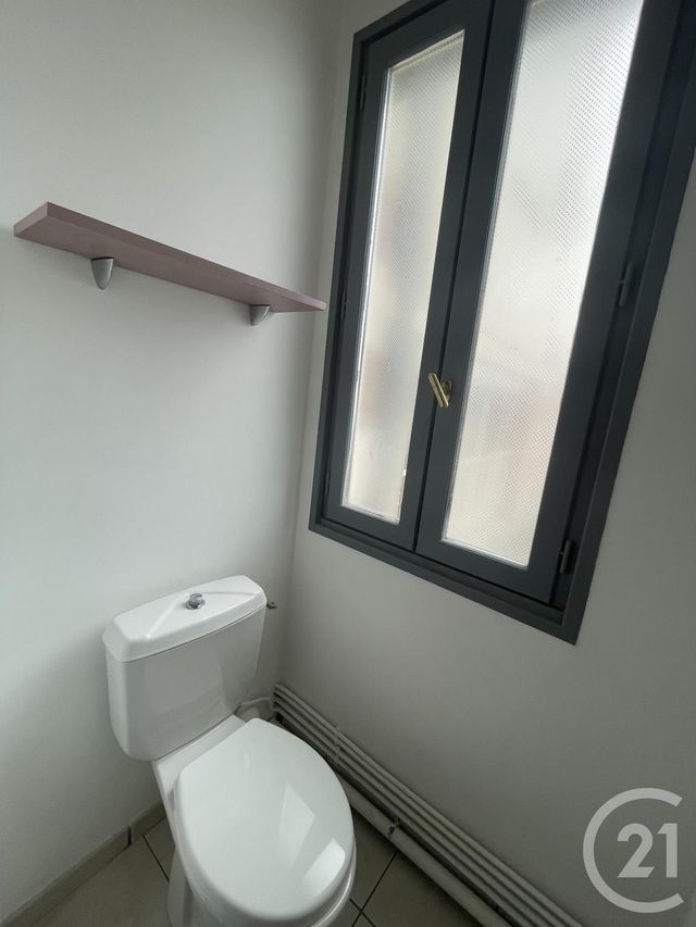 Appartement F2 &agrave; louer - 2 pi&egrave;ces - 42,03 m2 - Moulins - 03 - AUVERGNE