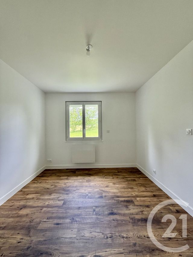 Maison &agrave; louer - 3 pi&egrave;ces - 72,80 m2 - Coulandon - 03 - AUVERGNE