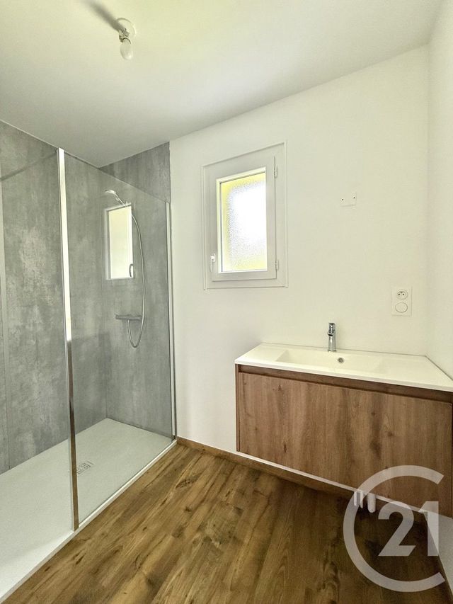 Maison &agrave; louer - 3 pi&egrave;ces - 72,80 m2 - Coulandon - 03 - AUVERGNE