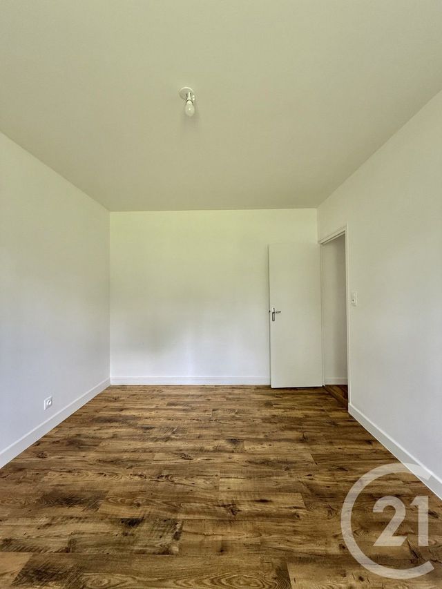 Maison &agrave; louer - 3 pi&egrave;ces - 72,80 m2 - Coulandon - 03 - AUVERGNE