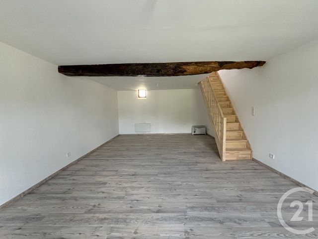 Appartement F3 &agrave; louer - 3 pi&egrave;ces - 65,83 m2 - Noyant D Allier - 03 - AUVERGNE