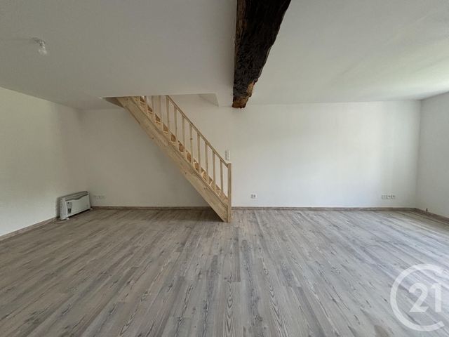 Appartement F3 &agrave; louer - 3 pi&egrave;ces - 65,83 m2 - Noyant D Allier - 03 - AUVERGNE