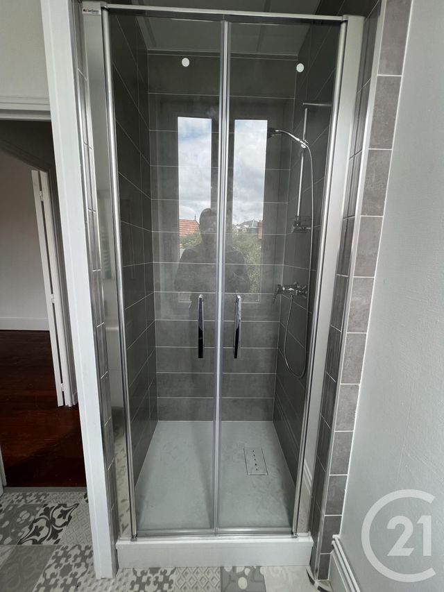 Appartement F3 &agrave; louer - 3 pi&egrave;ces - 60,63 m2 - Moulins - 03 - AUVERGNE