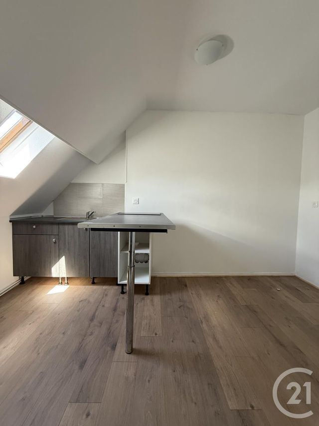 Appartement Studio &agrave; louer - 1 pi&egrave;ce - 18,50 m2 - Moulins - 03 - AUVERGNE