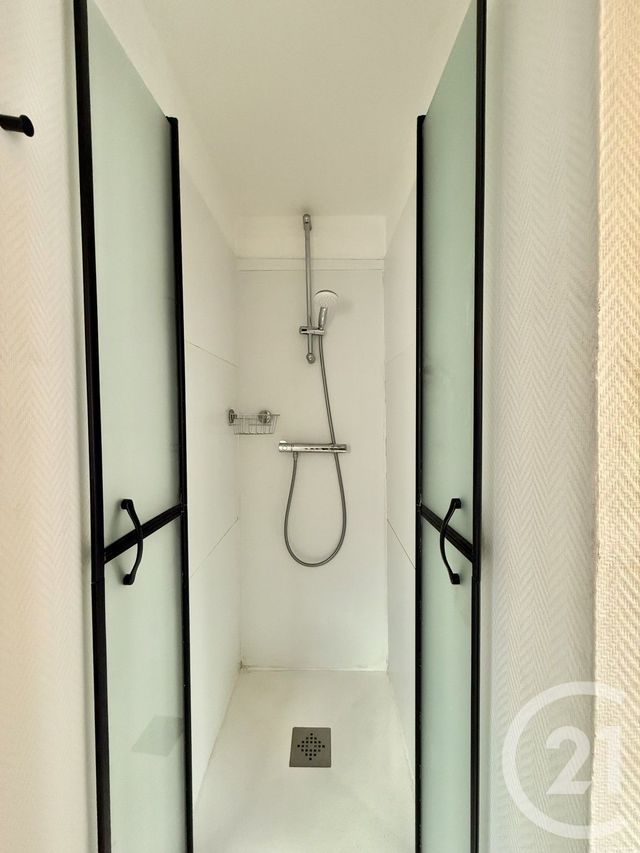 Appartement F1 &agrave; louer - 1 pi&egrave;ce - 16,65 m2 - Moulins - 03 - AUVERGNE