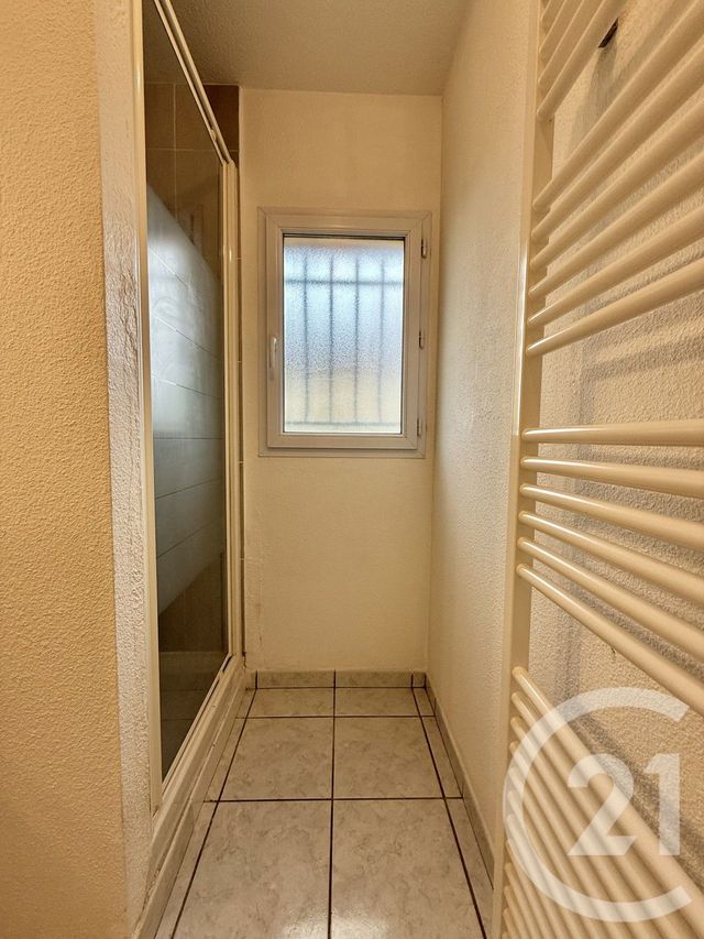 Appartement F2 &agrave; louer - 2 pi&egrave;ces - 39,20 m2 - Souvigny - 03 - AUVERGNE