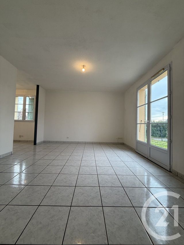 Appartement F2 &agrave; louer - 2 pi&egrave;ces - 39,20 m2 - Souvigny - 03 - AUVERGNE
