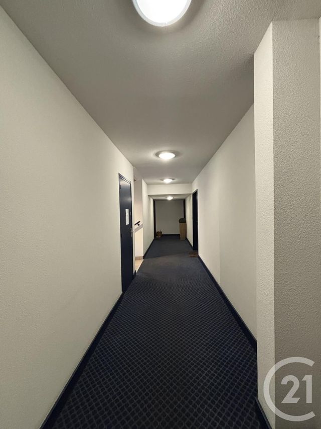 Appartement F2 &agrave; louer - 2 pi&egrave;ces - 57,49 m2 - Yzeure - 03 - AUVERGNE